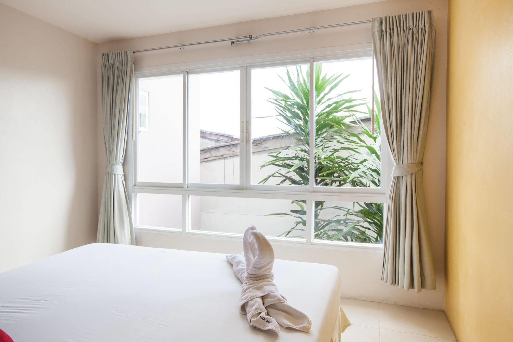 Zen Rooms Chaofa East Road Rawai Bagian luar foto